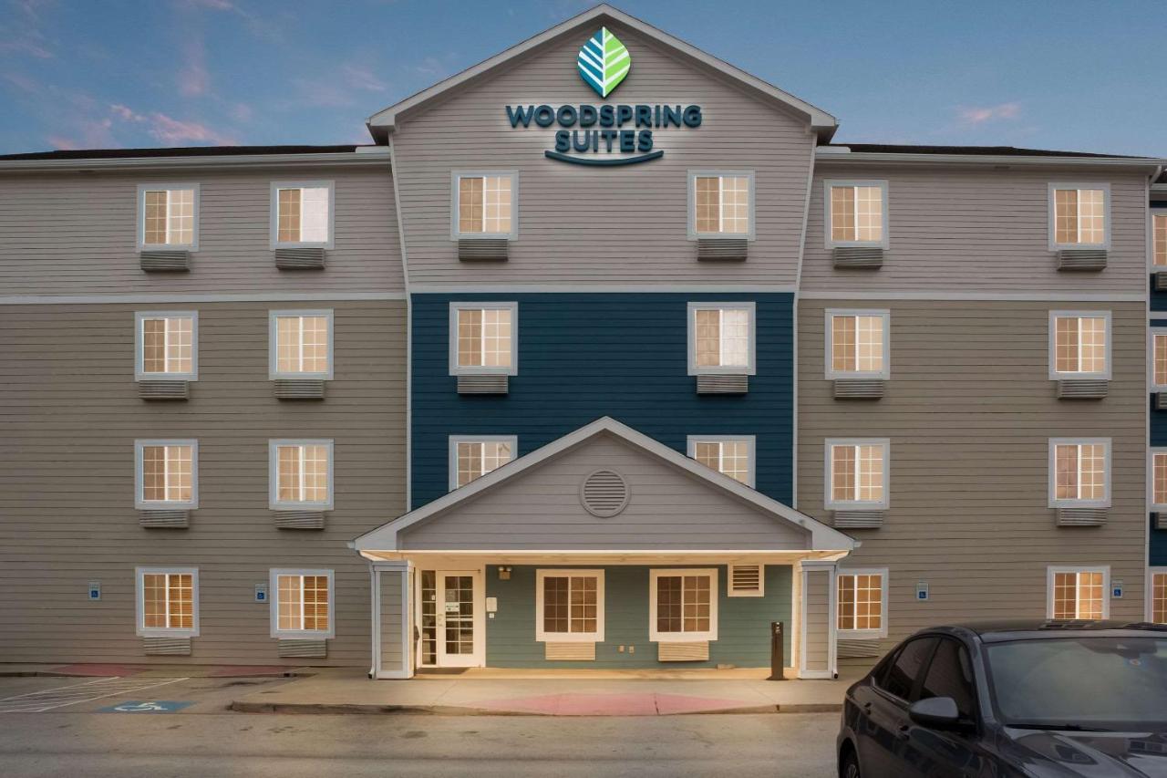 Woodspring Suites Conroe Exterior photo