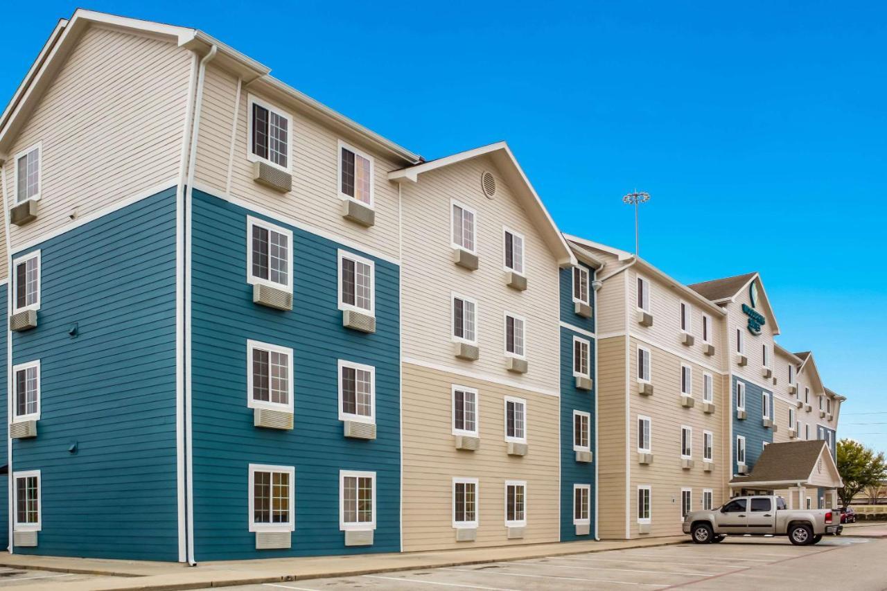 Woodspring Suites Conroe Exterior photo